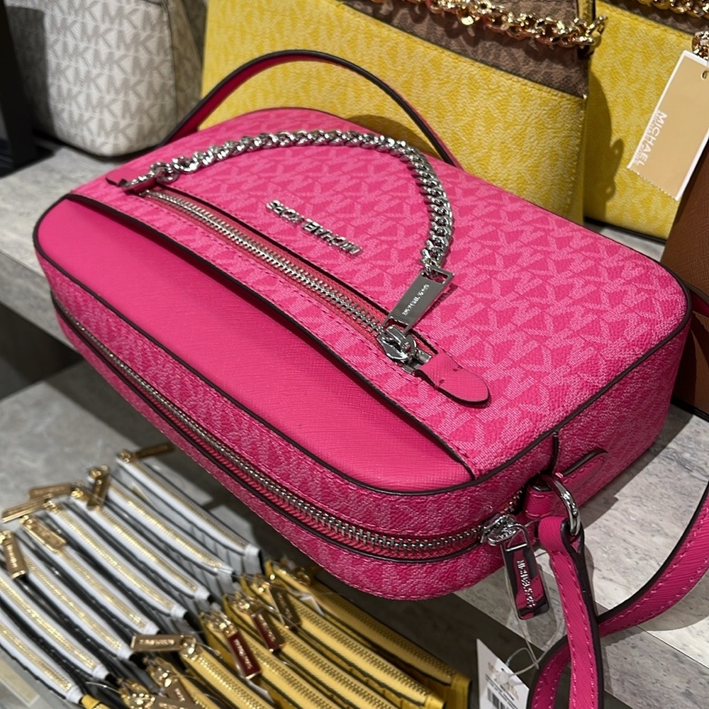 Michael Kors Jet Set Lg Signature Logo EW ZP Chain XBODY Crossbody
DRAGONFRUIT - Picture 12 of 16